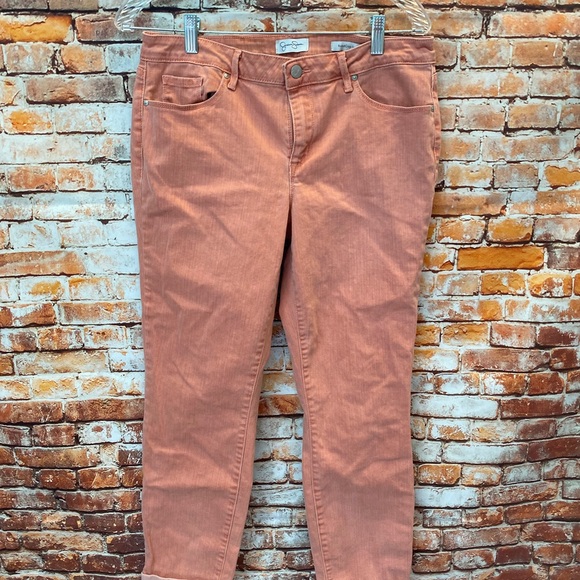 Jessica Simpson Rolled Cropped Skinny Jeans. 12. - Picture 3 of 6